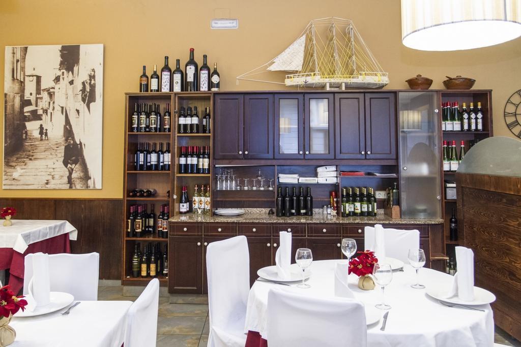 Hostal Restaurante Alarico Allariz Dış mekan fotoğraf