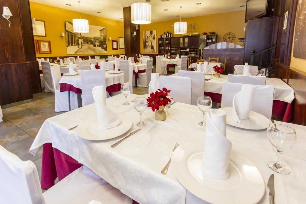 Hostal Restaurante Alarico Allariz Dış mekan fotoğraf